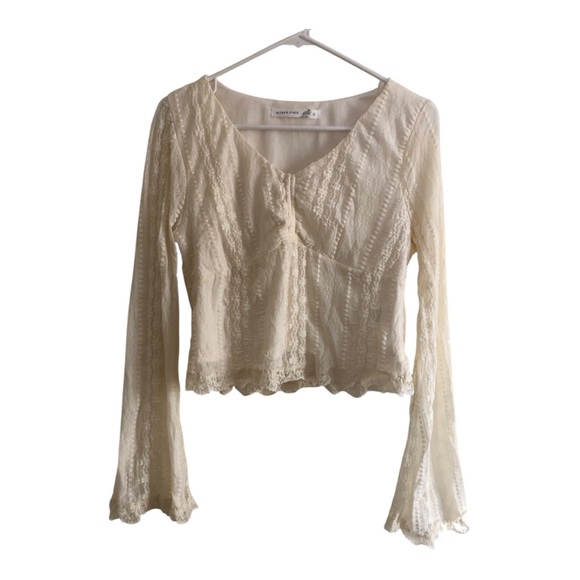 Altar’d State Lakelyn Ivory Lace Top size Large - Picture 4 of 6